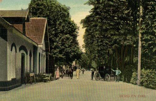 Berg en Dal - volk paard koets - 1909 gelopen, Verzamelen, Ansichtkaarten | Nederland, Ongelopen, Gelderland, Voor 1920, Ophalen of Verzenden