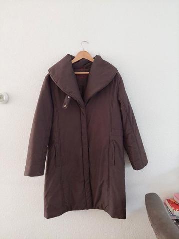 Winterjas lengte103cm LIV 46(XL) bruin gewatteerd 1xGedragen beschikbaar voor biedingen