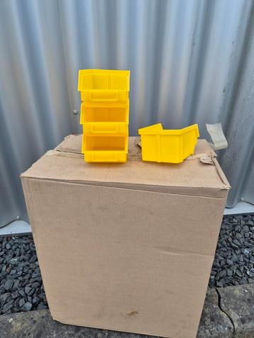 48 Gele Opbergbakjes - Nieuw in Doos beschikbaar voor biedingen