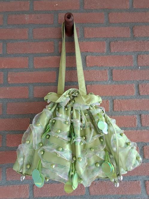 Aparte groene tas., Sieraden, Tassen en Uiterlijk, Tassen | Damestassen, Zo goed als nieuw, Schoudertasje, Groen, Ophalen of Verzenden