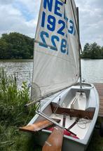 Optimist met strandtrailer, Watersport en Boten, Zeilen en Zeiltoebehoren, Ophalen, Gebruikt, Minder dan 15 m²