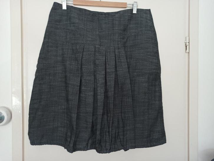 Prachtige nette grijze rok van Inizia Collection maat 44 46, Kleding | Dames, Rokken, Zo goed als nieuw, Maat 42/44 (L), Grijs