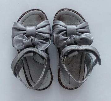 Clic sandalen met voetbedje, maat 22 beschikbaar voor biedingen