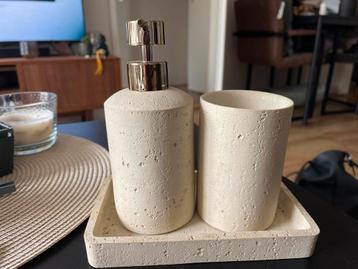 Setje accesoires badkamer beschikbaar voor biedingen