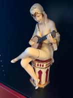 Royal Dux jonge dame met Banjo, Art Deco, Ophalen of Verzenden, Zo goed als nieuw, Mens
