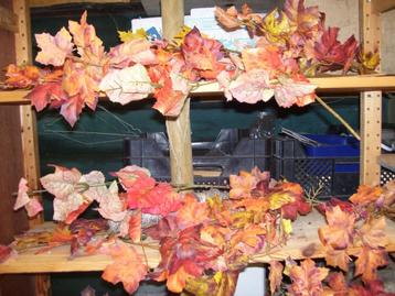 kunstplanten herfstbladeren bruinrood beschikbaar voor biedingen