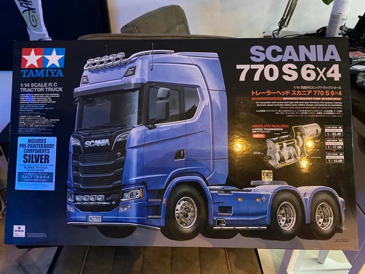 Tamiya Scania  & Carson trailer, met talloze accesoires, Hobby en Vrije tijd, Modelbouw | Radiografisch | Auto's, Nieuw, Auto onroad