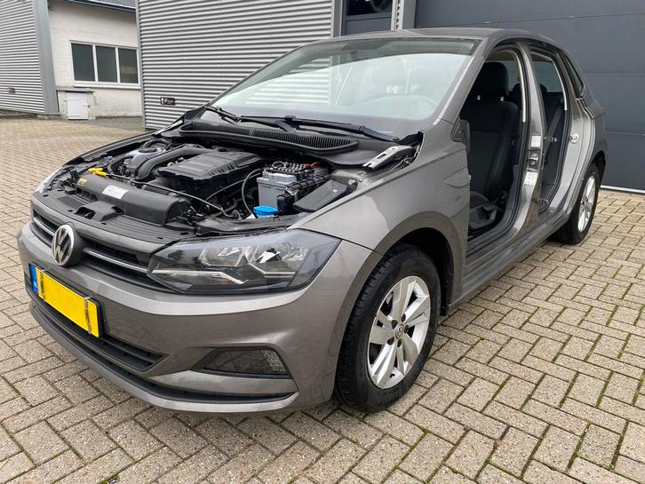 Volkwagen polo 1.0 TSI / Diefstal schade, Auto diversen, Schadeauto's, Volkswagen, Handgeschakeld, Benzine, Hatchback, Zilver of Grijs