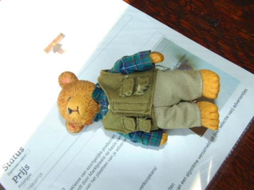 Leuk beertje met kleertjes die uitkunnen., Verzamelen, Beren en Cherished Teddies, Zo goed als nieuw, Overige typen, Overige merken