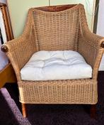 Rotan fauteuil met kussen, Huis en Inrichting, Fauteuils, Ophalen, Zo goed als nieuw, Minder dan 75 cm, 50 tot 75 cm