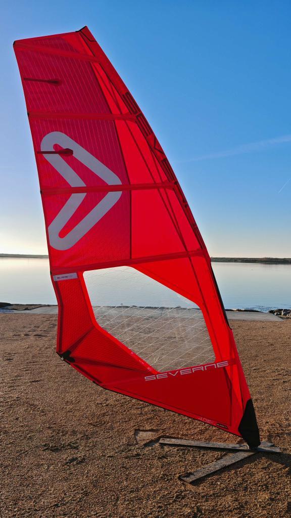 Severne Blade 4.0 2025 | windsurf zeil, Watersport en Boten, Windsurfen, Gebruikt, Zeil, Met draagtas, Minder dan 5 m², Ophalen of Verzenden
