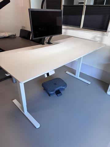 Elektrisch Verstelbaar zit/sta Bureau - Wit 180x80cm beschikbaar voor biedingen