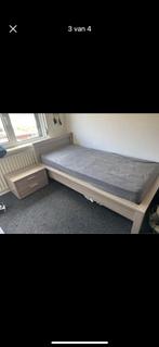 Bed met nachtkast en ladenkast en spiegel, 90 cm, Eenpersoons, Ophalen of Verzenden, Zo goed als nieuw