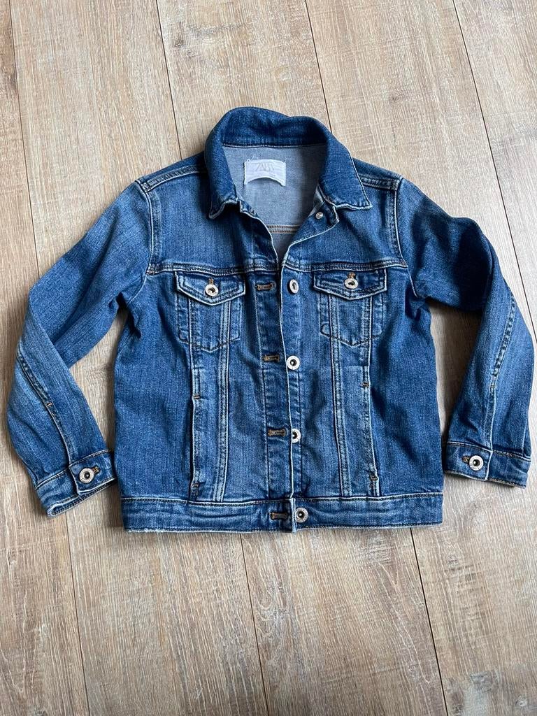 Zara spijkerjasje maat 128, Ophalen of Verzenden, Zo goed als nieuw, Meisje, Jas