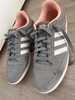 Leuke adidas  sneakers  grijs, maat 39 1/3, Ophalen of Verzenden, Zo goed als nieuw, Grijs, Sneakers of Gympen