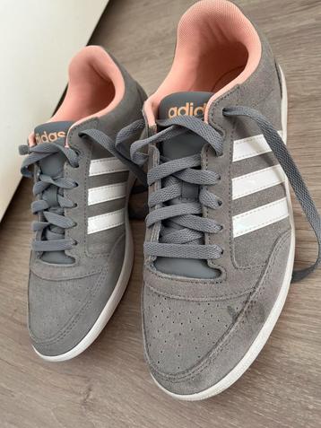 Leuke adidas  sneakers  grijs, maat 39 1/3 beschikbaar voor biedingen