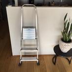 Zgan huishoud trapje, Doe-het-zelf en Verbouw, Ladders en Trappen, Ophalen, Trap, Zo goed als nieuw, Opvouwbaar of Inschuifbaar