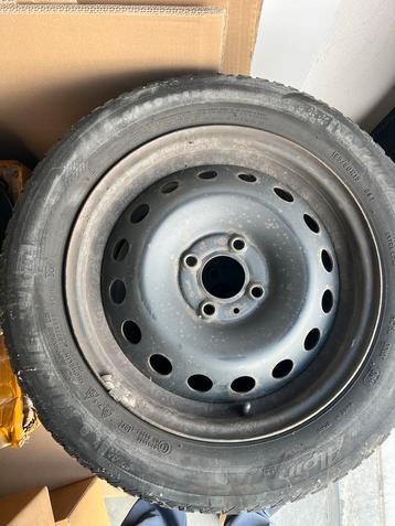 4x Winterbanden met velg 185/60R15 beschikbaar voor biedingen