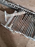 Muurbeugels, Doe-het-zelf en Verbouw, IJzerwaren en Bevestigingsmiddelen, Ophalen, Zo goed als nieuw, 250 mm of meer