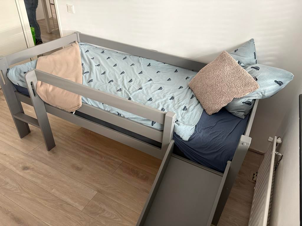 Halfhoogslaper Pino met glijbaan, Ophalen, Zo goed als nieuw, Halfhoogslaper