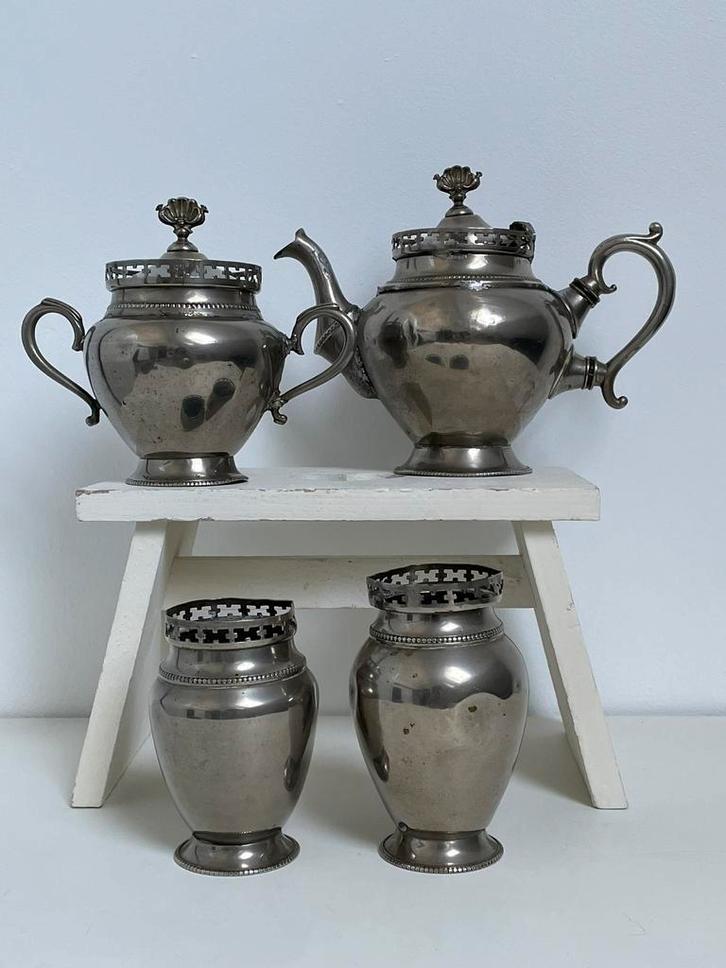 Leuk antiek setje: kan, suikerpot & 2 (lepel) vaasjes, Antiek en Kunst, Antiek | Tin, Ophalen of Verzenden