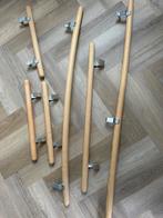 6 houten trapleuningen met beugels – als nieuw, Doe-het-zelf en Verbouw, Ladders en Trappen, Ophalen of Verzenden, 2 tot 4 meter
