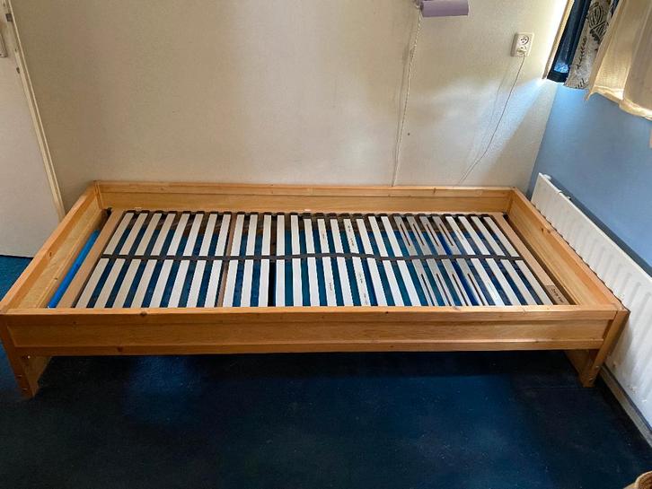 Lundia bed 206,5 x 96,5 cm x 37 cm, Huis en Inrichting, Slaapkamer | Bedden, Zo goed als nieuw, Eenpersoons, 90 cm, 200 cm, Hout