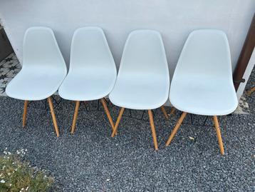 Witte Stoelen Set van 4 beschikbaar voor biedingen