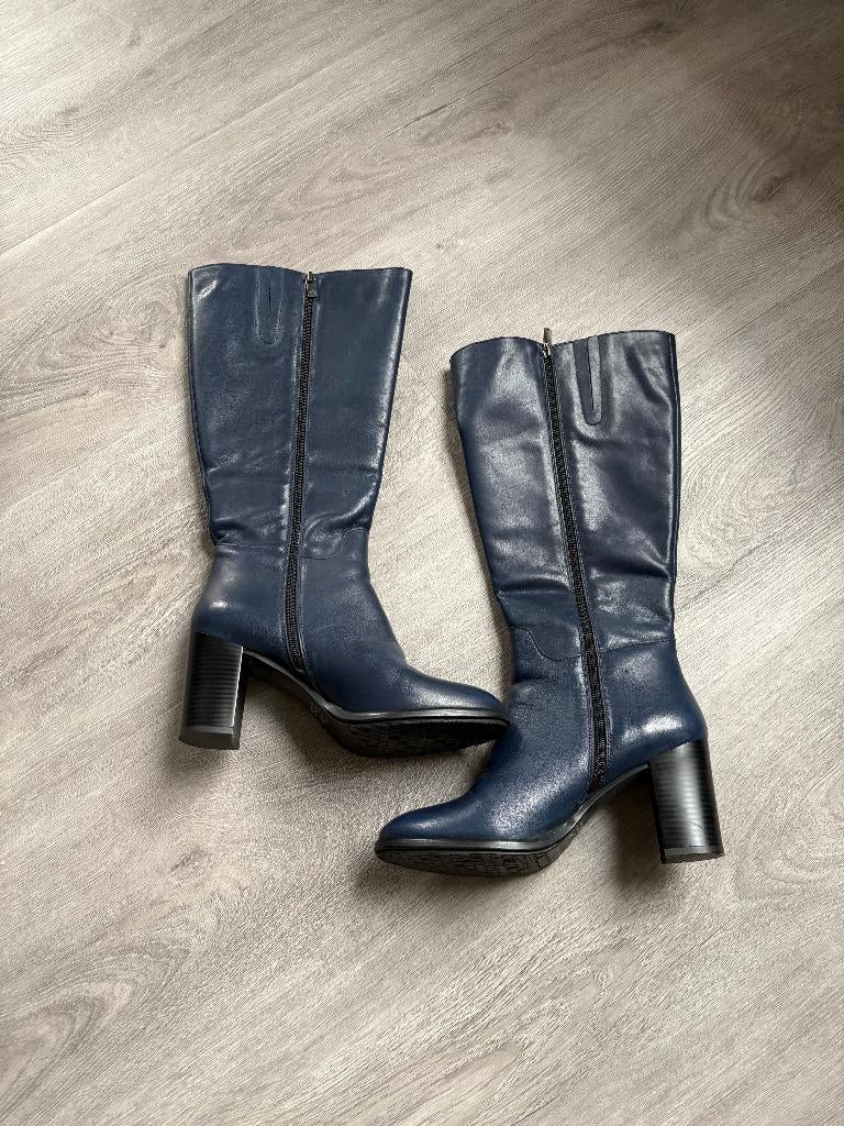 Donker blauwe Laarzen met brede schacht Jilsen, Kleding | Dames, Schoenen, Zo goed als nieuw, Hoge laarzen, Blauw, Ophalen of Verzenden