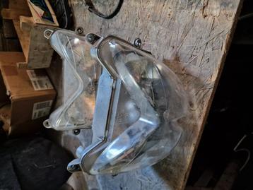 aerox voorlamp 2x netten staat € 20 per stuk beschikbaar voor biedingen