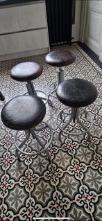 4 in hoogte verstelbare Industriële barkrukken, 2 krukken, Ophalen, Zo goed als nieuw, 60 tot 90 cm