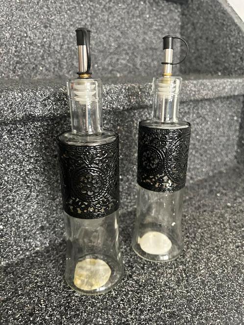 Stijlvolle set van 2 glazen olieflessen, zwart mozaïekdetail, Verzamelen, Glas en Borrelglaasjes, Zo goed als nieuw, Overige typen