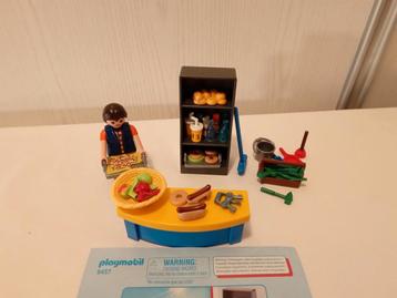 playmobil 9457 schoolconcierge met kiosk compleet.
 beschikbaar voor biedingen