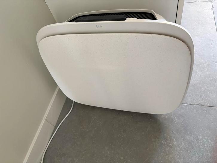 Luchtreiniger AEG AX51, Witgoed en Apparatuur, Luchtbehandelingsapparatuur, Gebruikt, Luchtreiniger, Ophalen