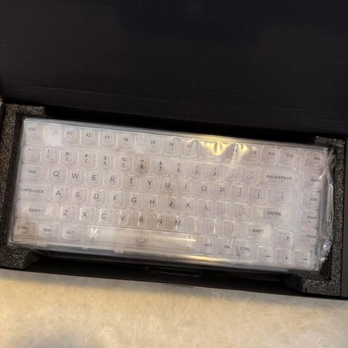Yunzi X75 keyboard/toetsenbord - transparant met verlichting, Computers en Software, Toetsenborden, Nieuw, Ophalen of Verzenden