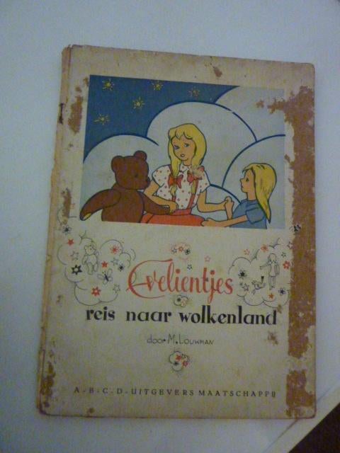 M. Louwman - Evelientjes reis naar wolkenland, Ophalen of Verzenden, Gelezen
