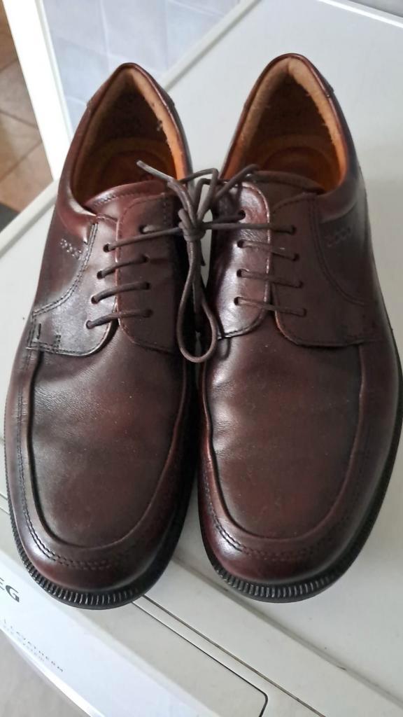 Donkerbruine heren schoenen • maat 43 • Ecco, Kleding | Heren, Schoenen, Zo goed als nieuw, Bruin, Ophalen of Verzenden