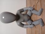 2x baby paspop mannequin kind zittend hoogglans grijs, Ophalen of Verzenden, Zo goed als nieuw