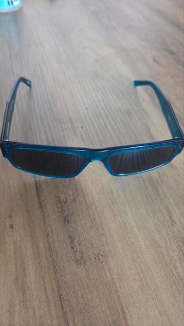 Balenciaga Zonnebril Blauw beschikbaar voor biedingen