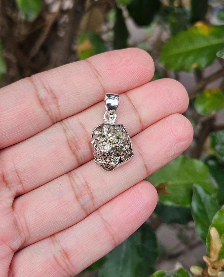 Pyriet Hanger Uttara - Echt Zilver, Sieraden, Tassen en Uiterlijk, Kettinghangers, Nieuw, Zilver, Zilver, Met edelsteen, Verzenden