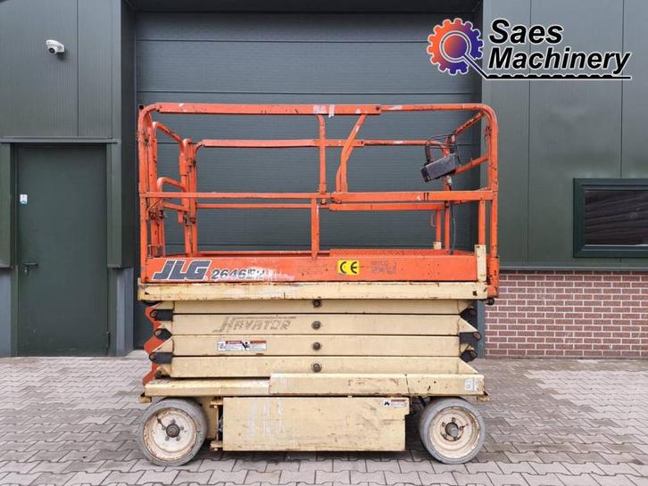 Genie JLG 2646E2 - Schaarlift, Zakelijke goederen, Machines en Bouw | Liften, Steigers en Ladders
