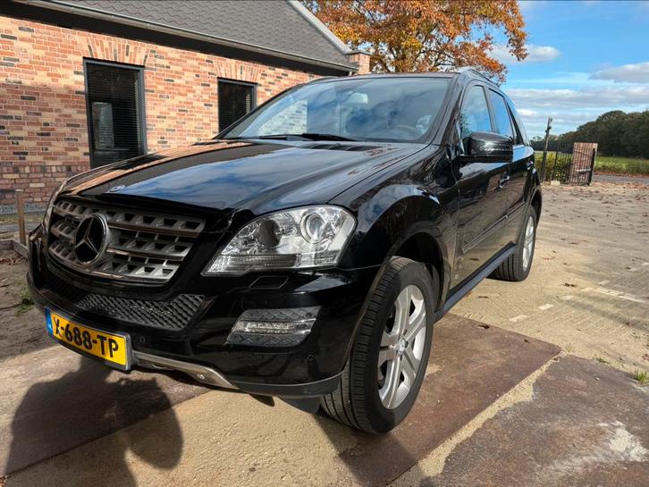 Mercedes-Benz  ml350 4MATIC AUT 2010 Zwart youngtimer euro 5, Auto's, Mercedes-Benz, Particulier, M-Klasse, Diesel, SUV of Terreinwagen