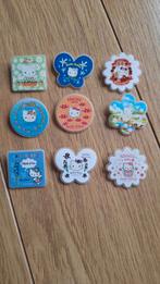 9x hello kitty buttons, Verzamelen, Speldjes, Pins en Buttons, Ophalen of Verzenden
