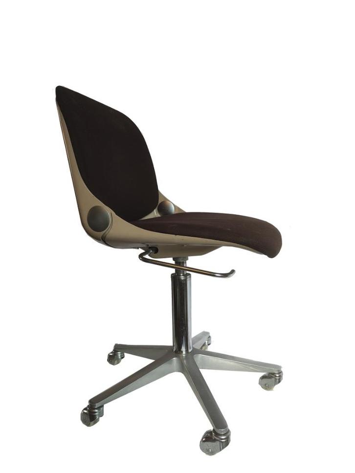 Schitterende vintage space age Wilhelm Ritz design stoel, Huis en Inrichting, Stoelen, Gebruikt, Eén, Kunststof, Metaal, Bruin