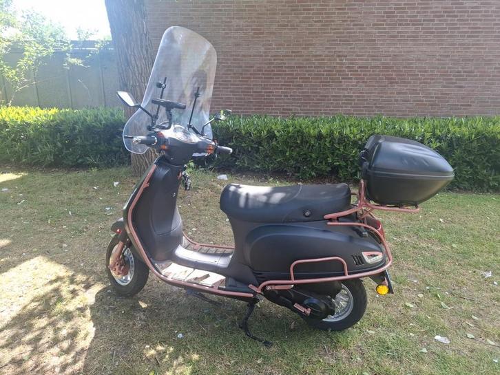 La Souris Sourini RS bouwjaar 2020, Fietsen en Brommers, Scooters | Piaggio, Zo goed als nieuw, Overige modellen, Benzine, Ophalen