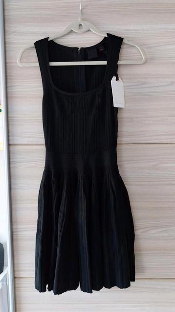 Zwarte Jurk Maat M beschikbaar voor biedingen