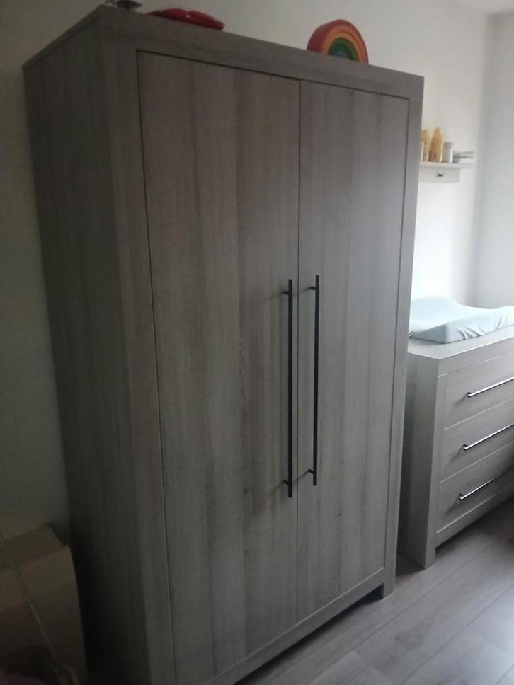 Complete babykamer  (ledikant,commode en kledingkast), Kinderen en Baby's, Kinderkamer | Complete kinderkamers, Zo goed als nieuw