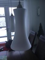 GEZOCHT.       Deze kelk van melkglas voor hanglamp., Huis en Inrichting, Lampen | Hanglampen, Ophalen, Glas, Minder dan 50 cm