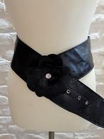 Brede riem met bloem 80 cm, 80 tot 90 cm, 5 cm of meer, Verzenden, Zwart
