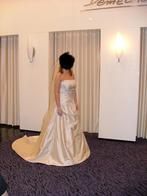 Chique champagne kleurige trouwjurk van Demetrios, Ophalen of Verzenden, Zo goed als nieuw, Overige kleuren, Trouwjurk